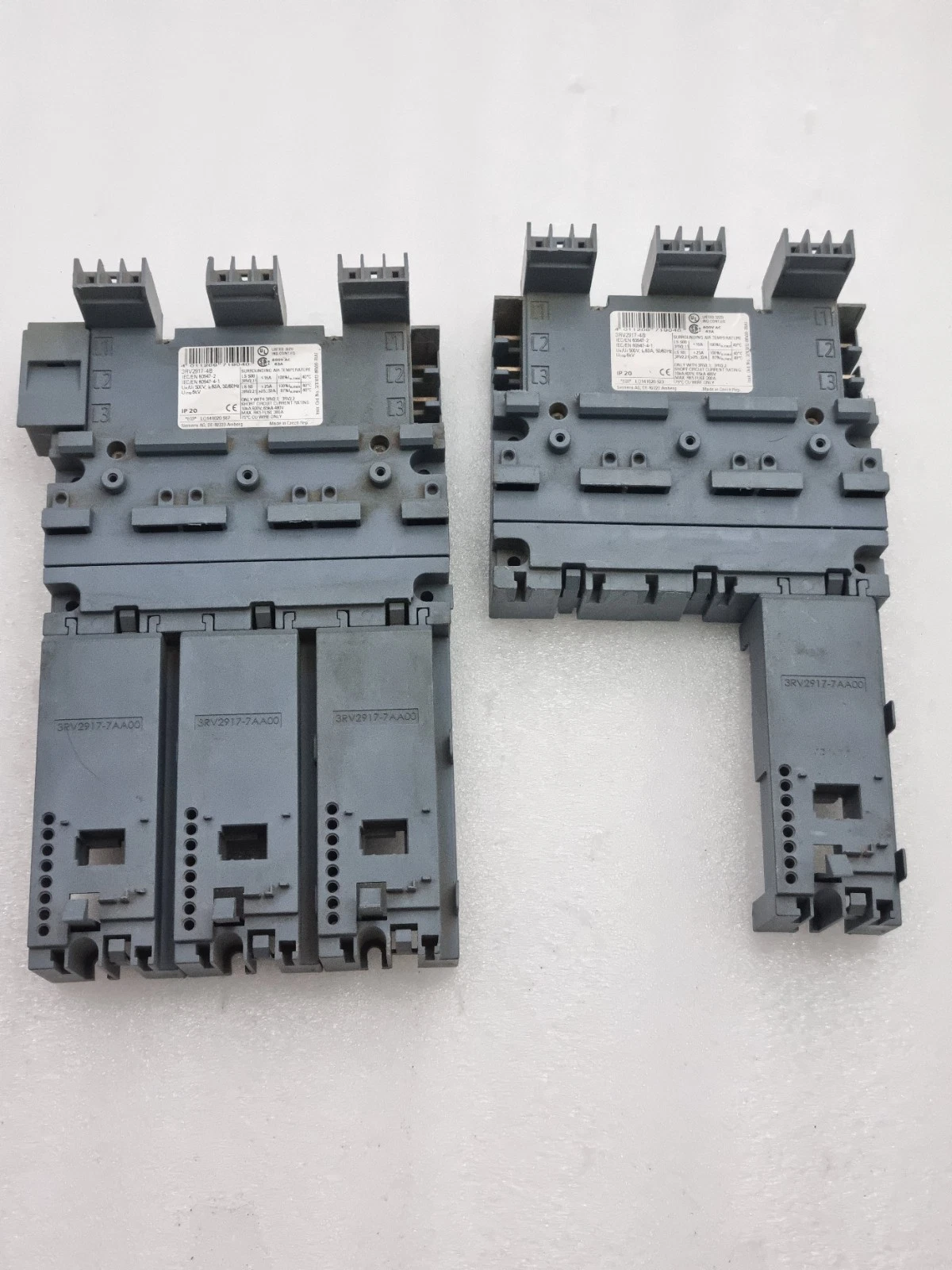 Siemens 3RV2917-4B Bsbar/Power Distribution Base Block for 3RV2